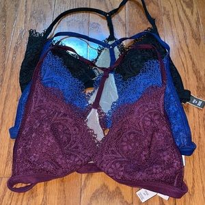 Victoria’s Secret front close bra small bundle